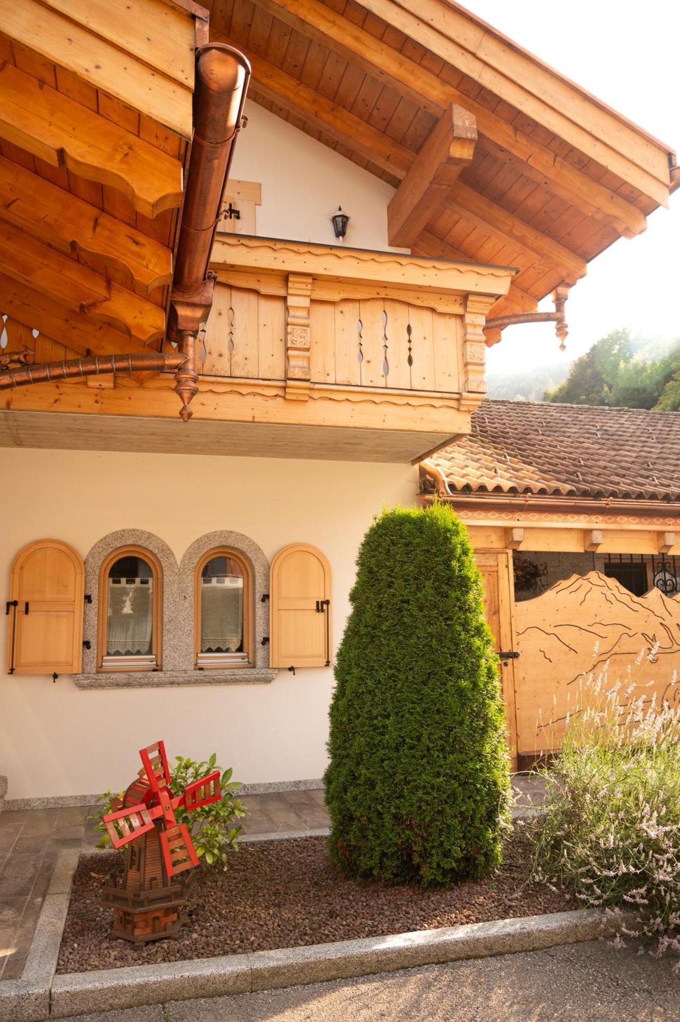 Alfio'S Alpen Suite Roncone 外观 照片